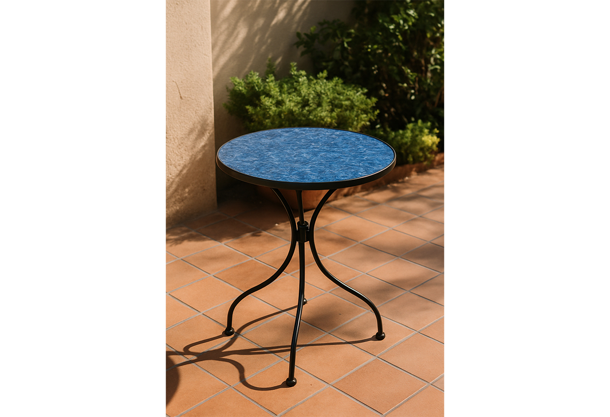 Απεικονίζεται το τραπέζι.